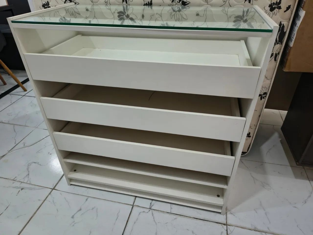 Vende se balcão com gavetas  - Foto 2