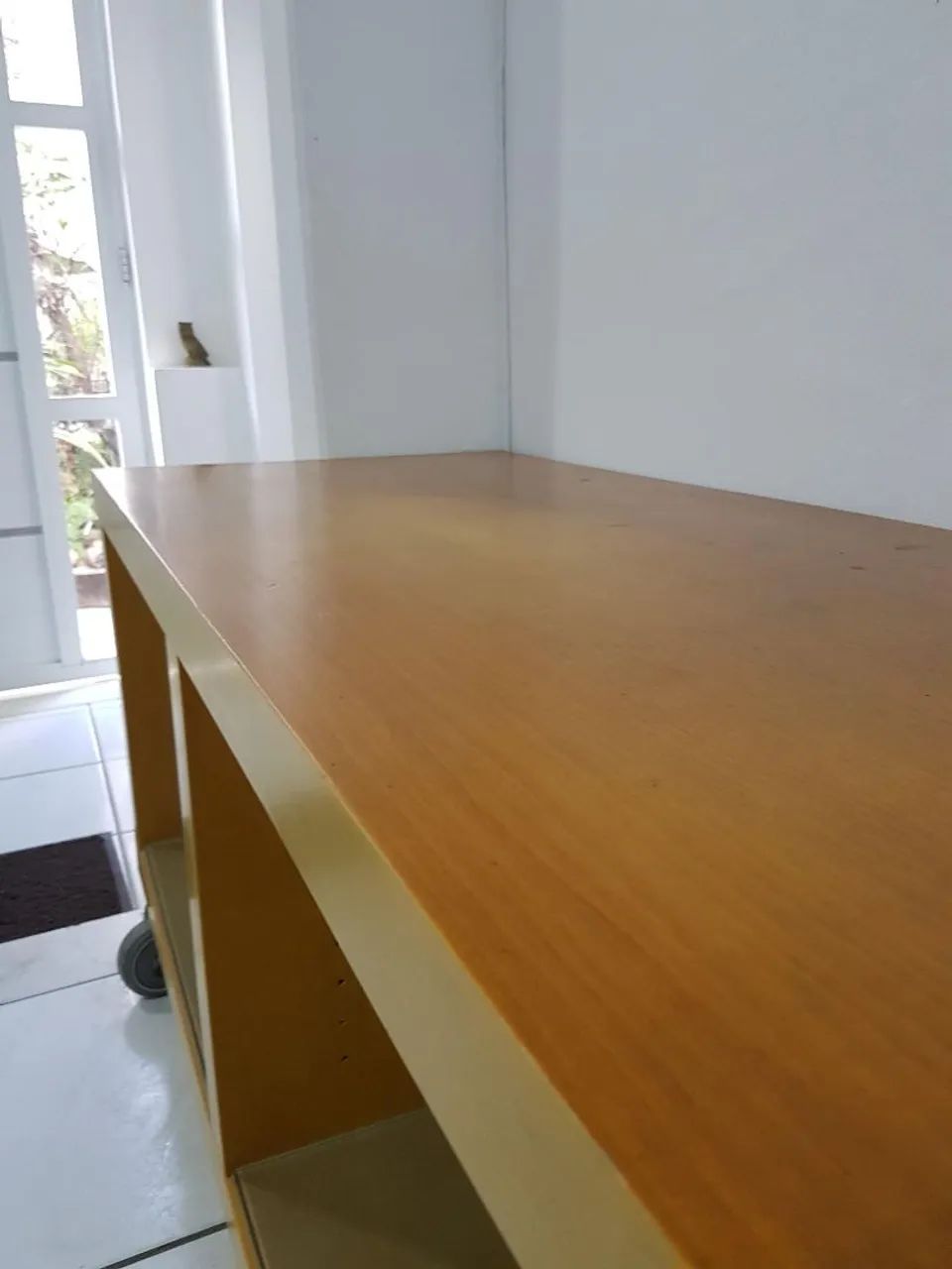 rack para TV amarelo sala  - Foto 3