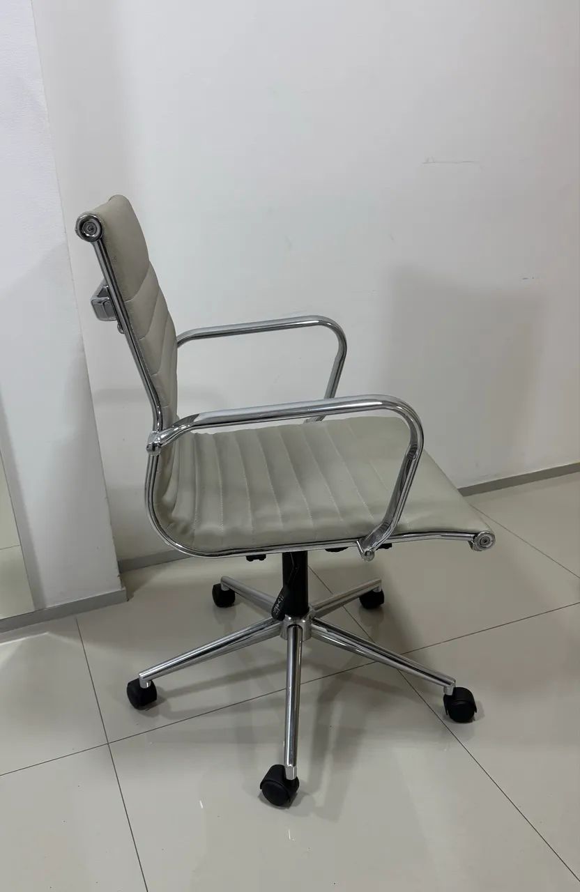 Cadeira de couro  - Foto 2