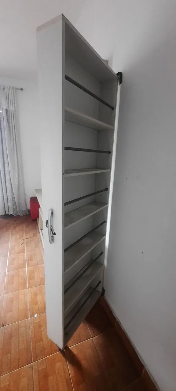Sapateira de parede 
