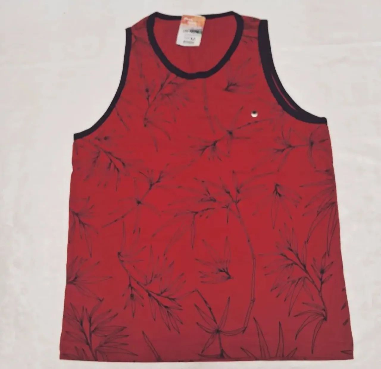15 regatas ( P e M )  + 1 camisa R$ 50 lote - Foto 3