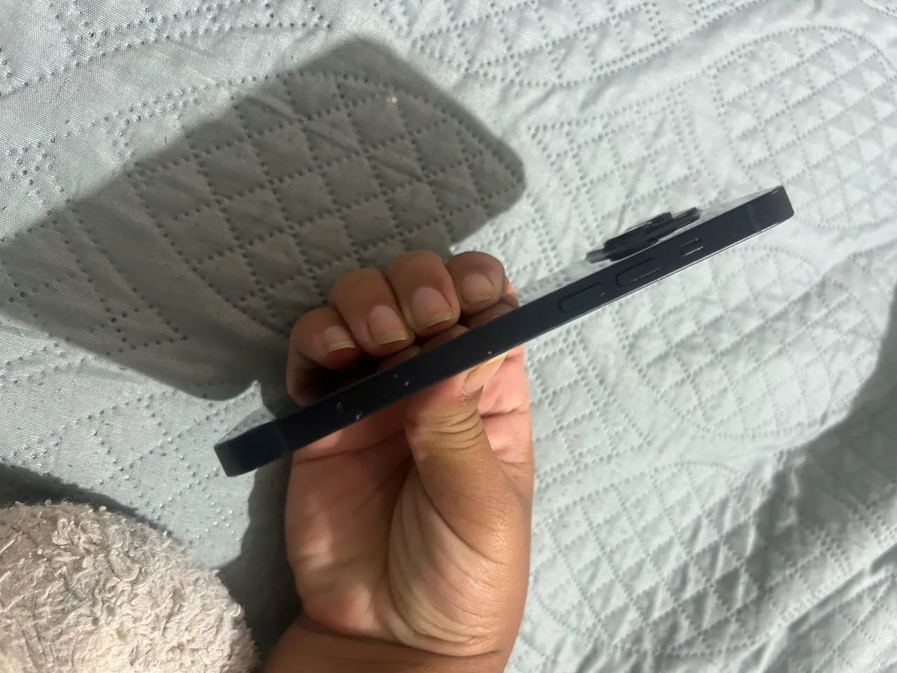 Vendo ou troco iPhone 14 normal  - Foto 4