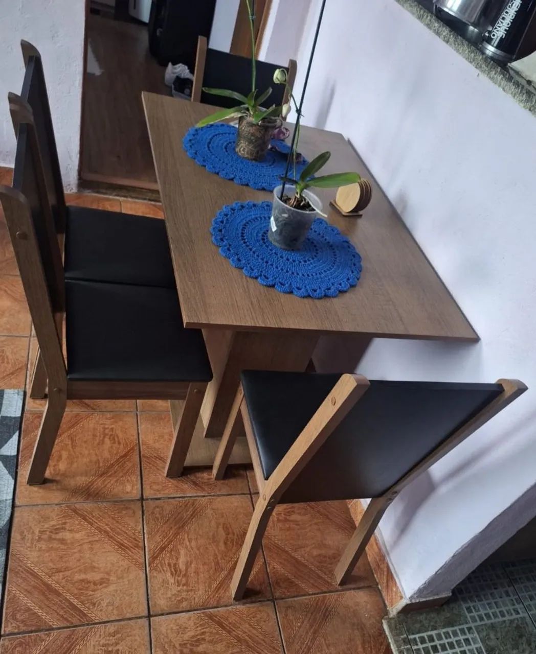 Conjunto de Jantar com Mesa e 4 Cadeiras - Tampo de Madeira - Foto 2