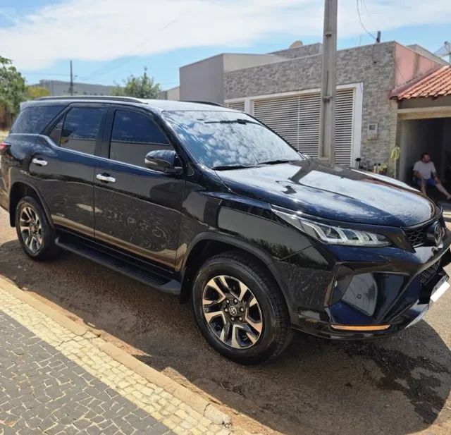 Toyota Hilux SW4 Diamond 2.8 TB 4x4 Die. Aut., foto 3 de 11