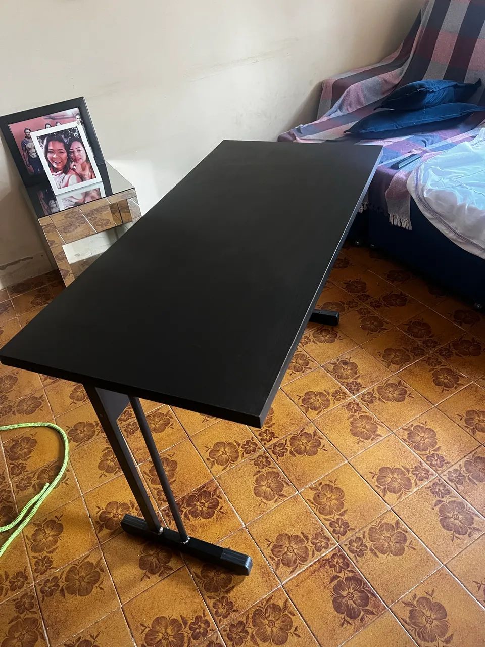 Mesa de escritório preta - Foto 3