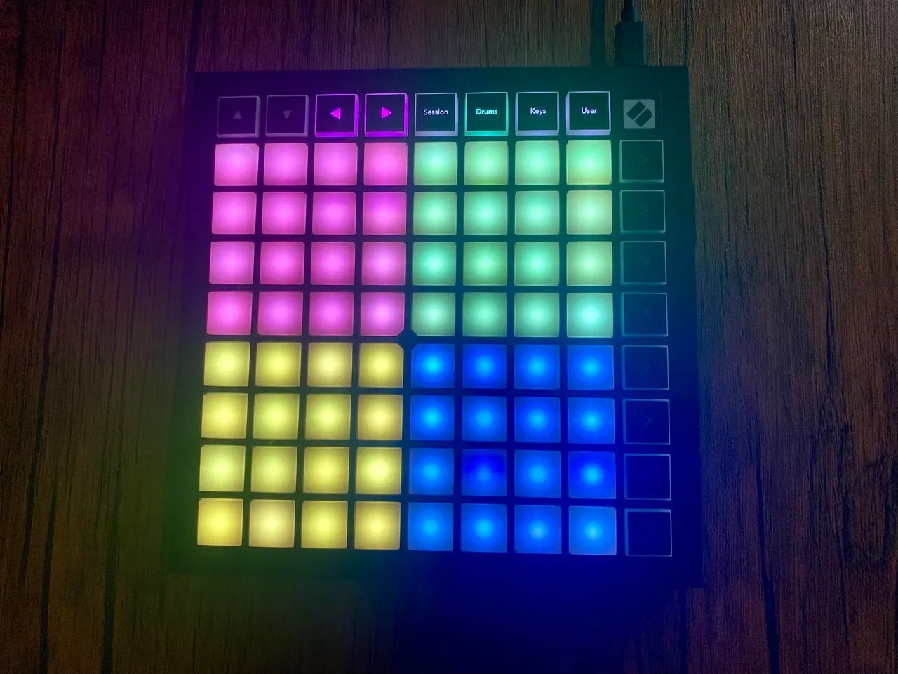 Launchpad Mini mk3 Controlador Midi Novation - Foto 3