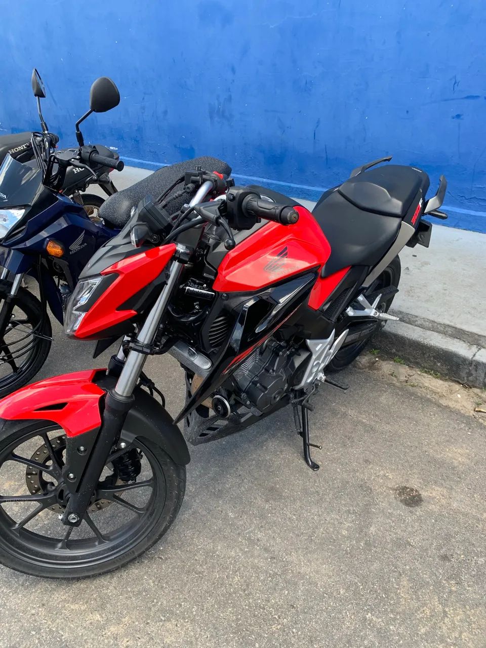 Vendo cb 300f ano 2024 - Foto 3