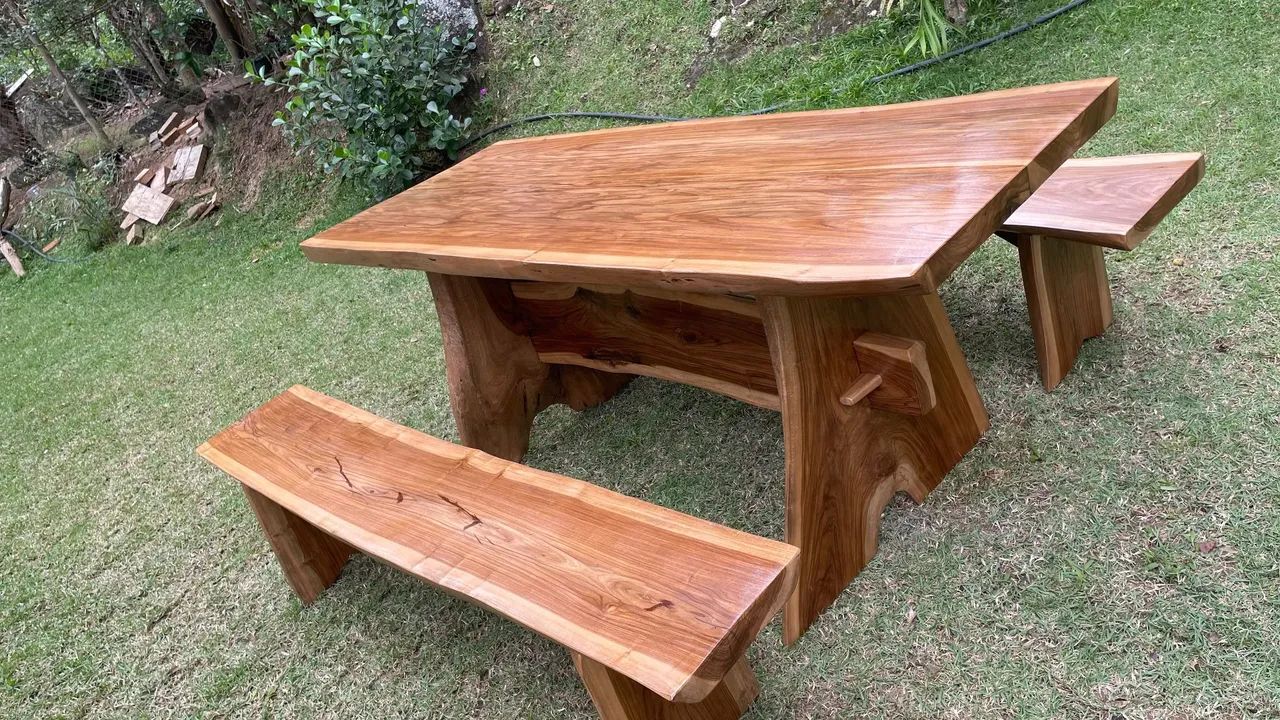 Mesa rústica.