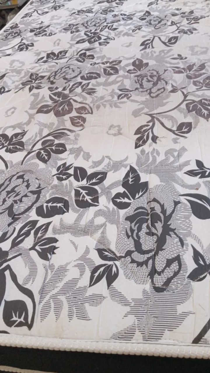Cama Box , base e colchão. 