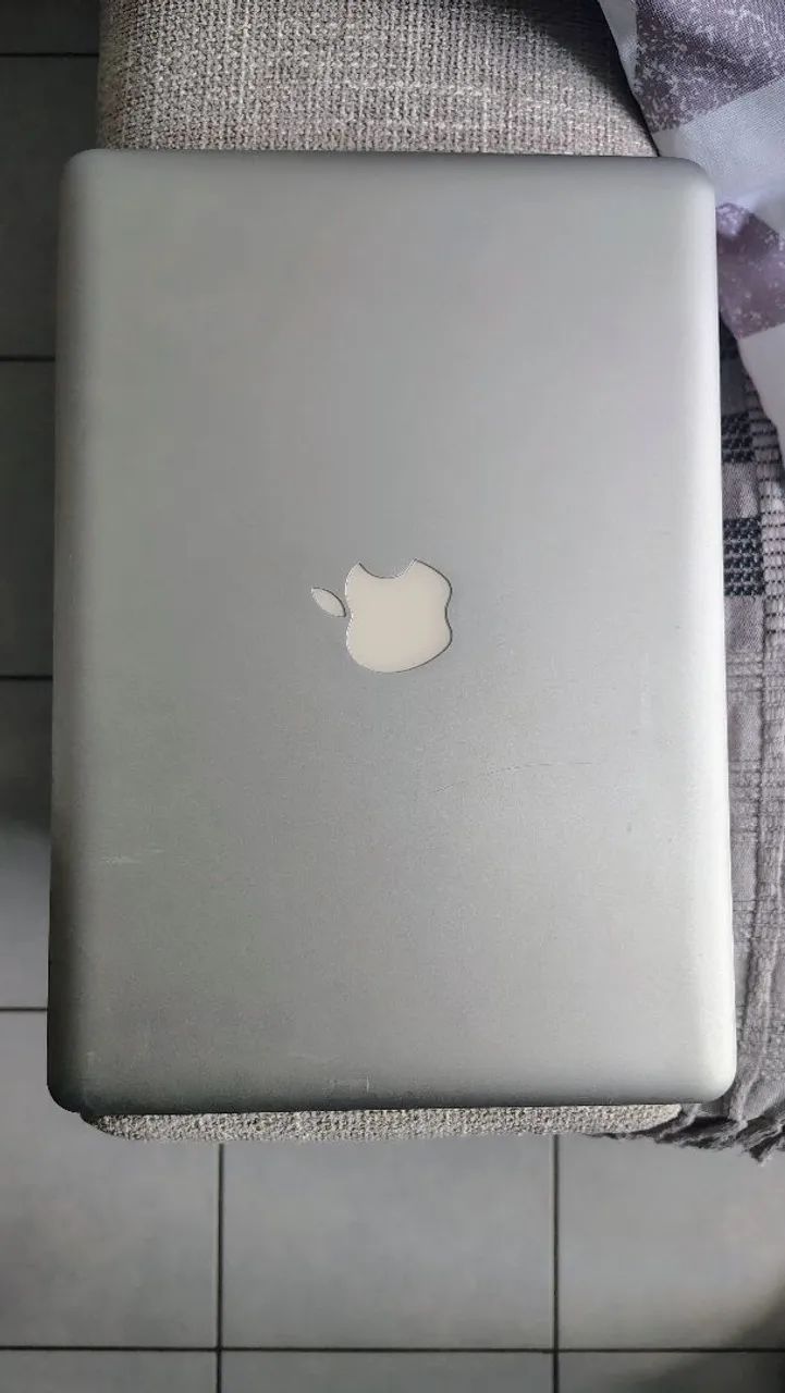 MacBook Pro 13 Late 2011 i5 / 16GB / SSD 480GB Funcionando