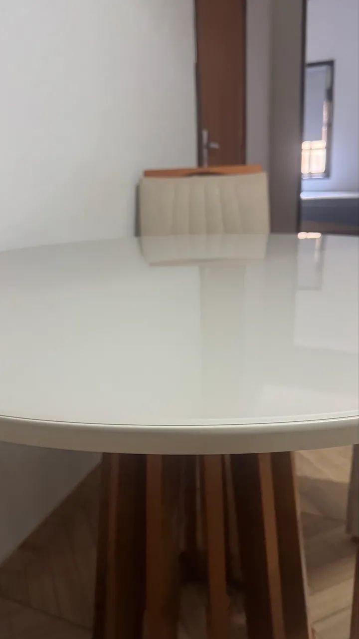 Mesa com tampa de vidro e 4 cadeiras - Foto 2