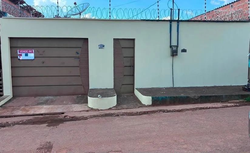 CASA EM CAPANEMA