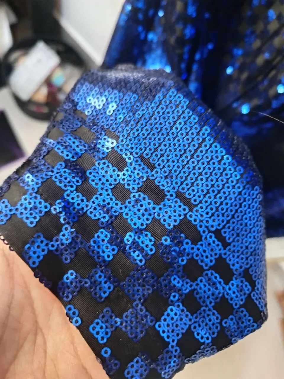 Vestido paetê azul e preto - Foto 4