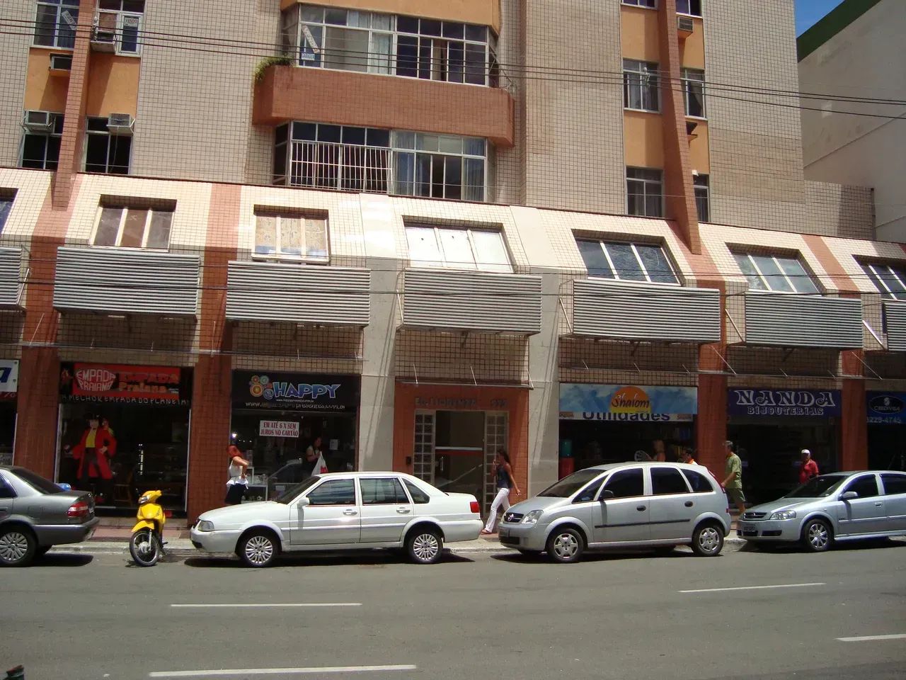 Imóvel para aluguel possui 95 metros quadrados com 2 quartos