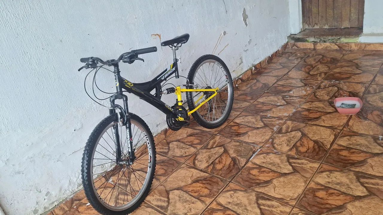 Vende-se bicicleta aro 26 semi-nova - Foto 3