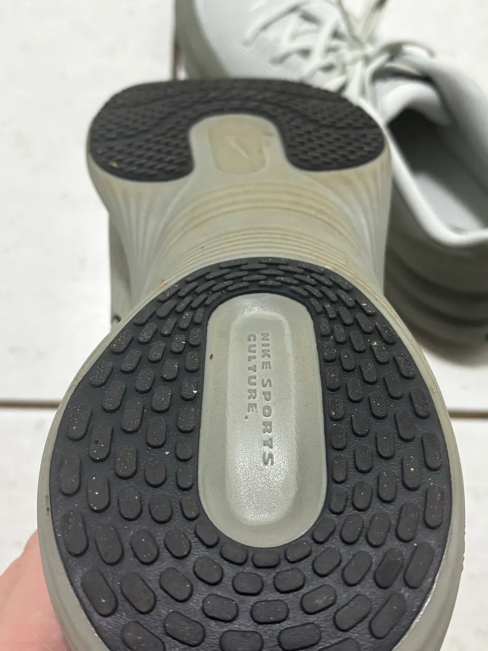 Tênis NIKE UPLIFT SC CINZA - Foto 3