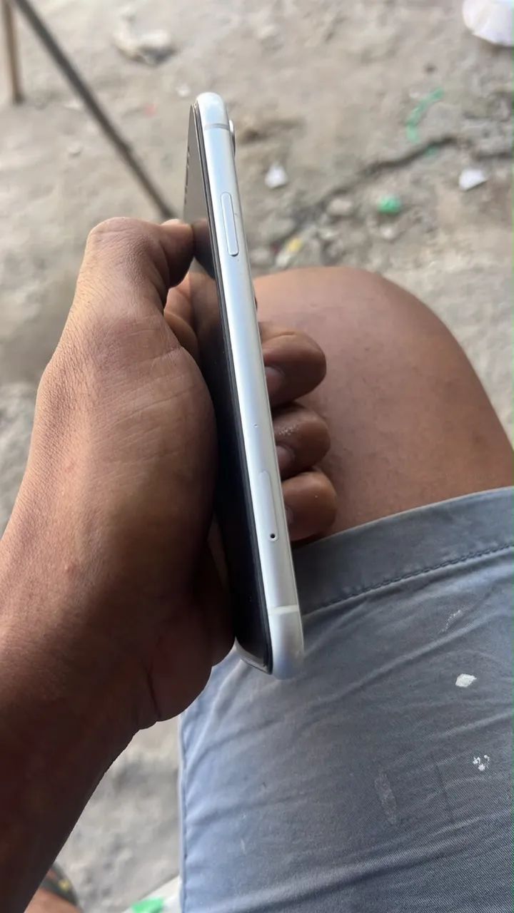 iPhone XR 128g - Foto 4
