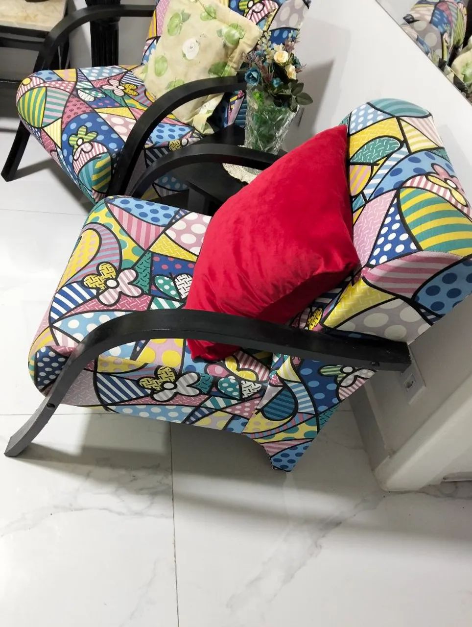 Duas poltronas  Romero Brito  - Foto 3