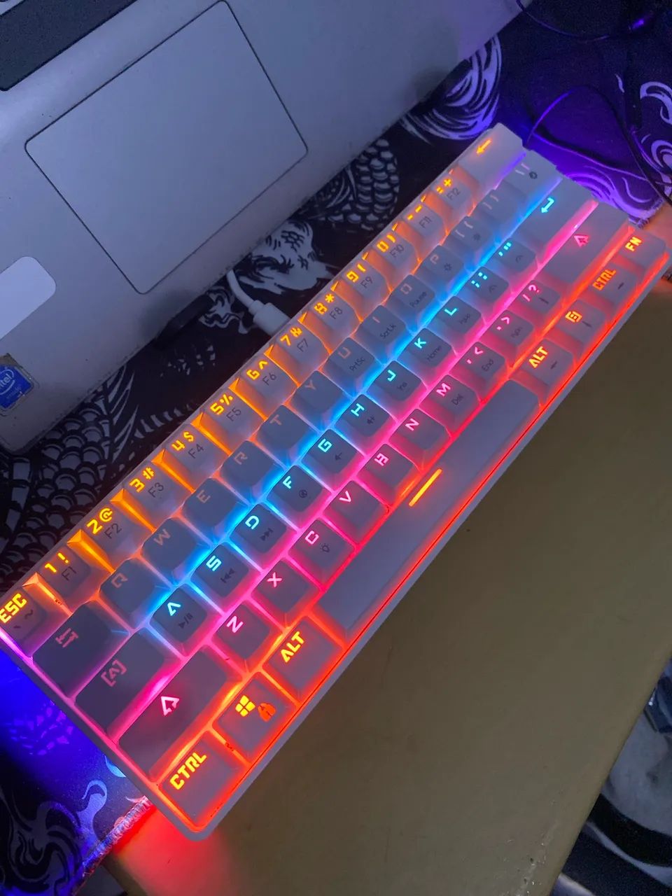 Teclado mecânico 60%