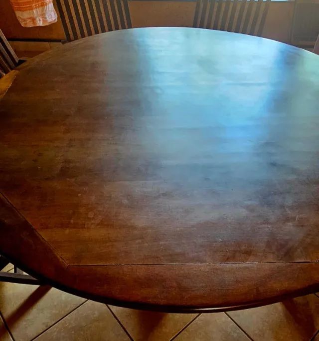 Mesa de madeira maciça. - Foto 3