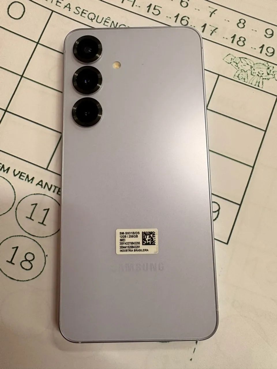 S25 novíssimo 