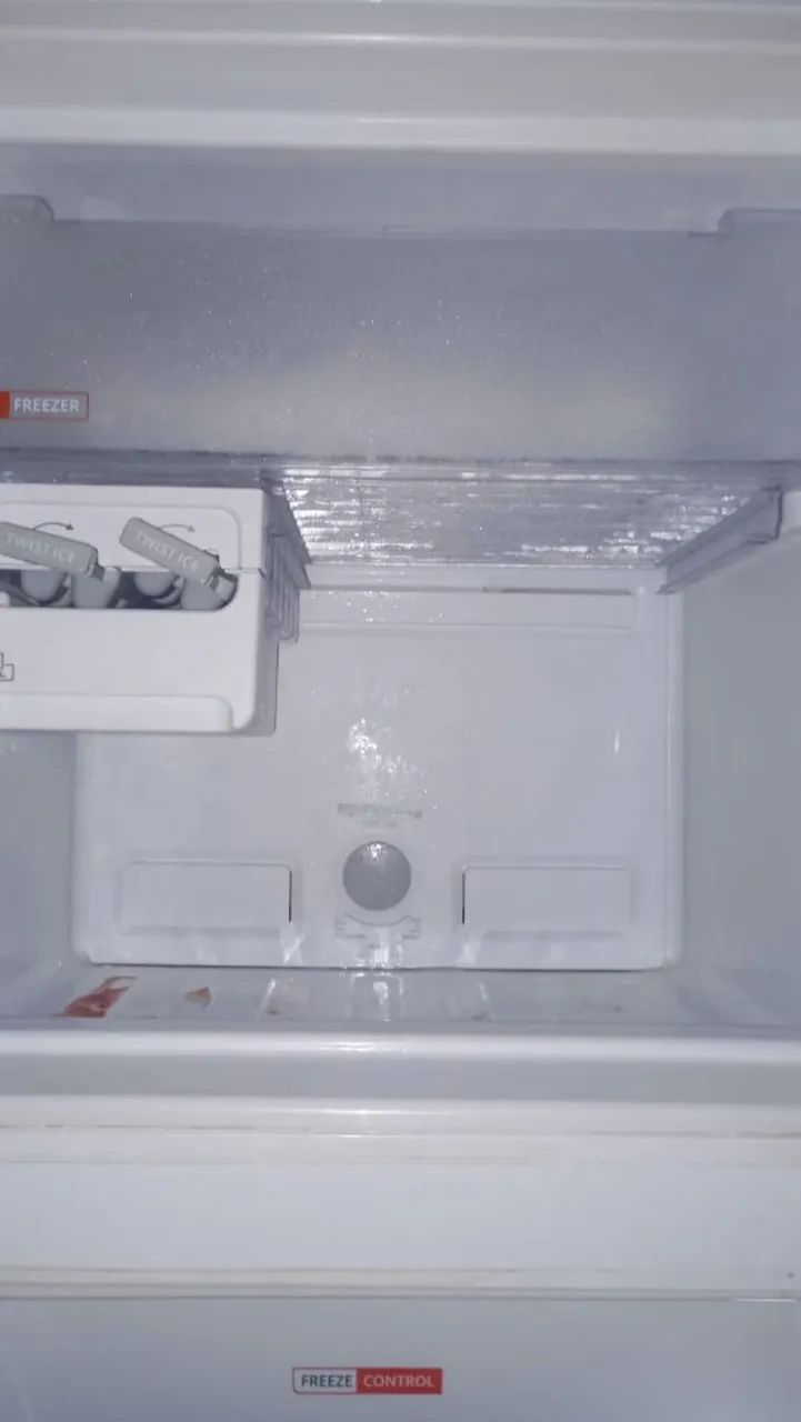 Geladeira semei nova 