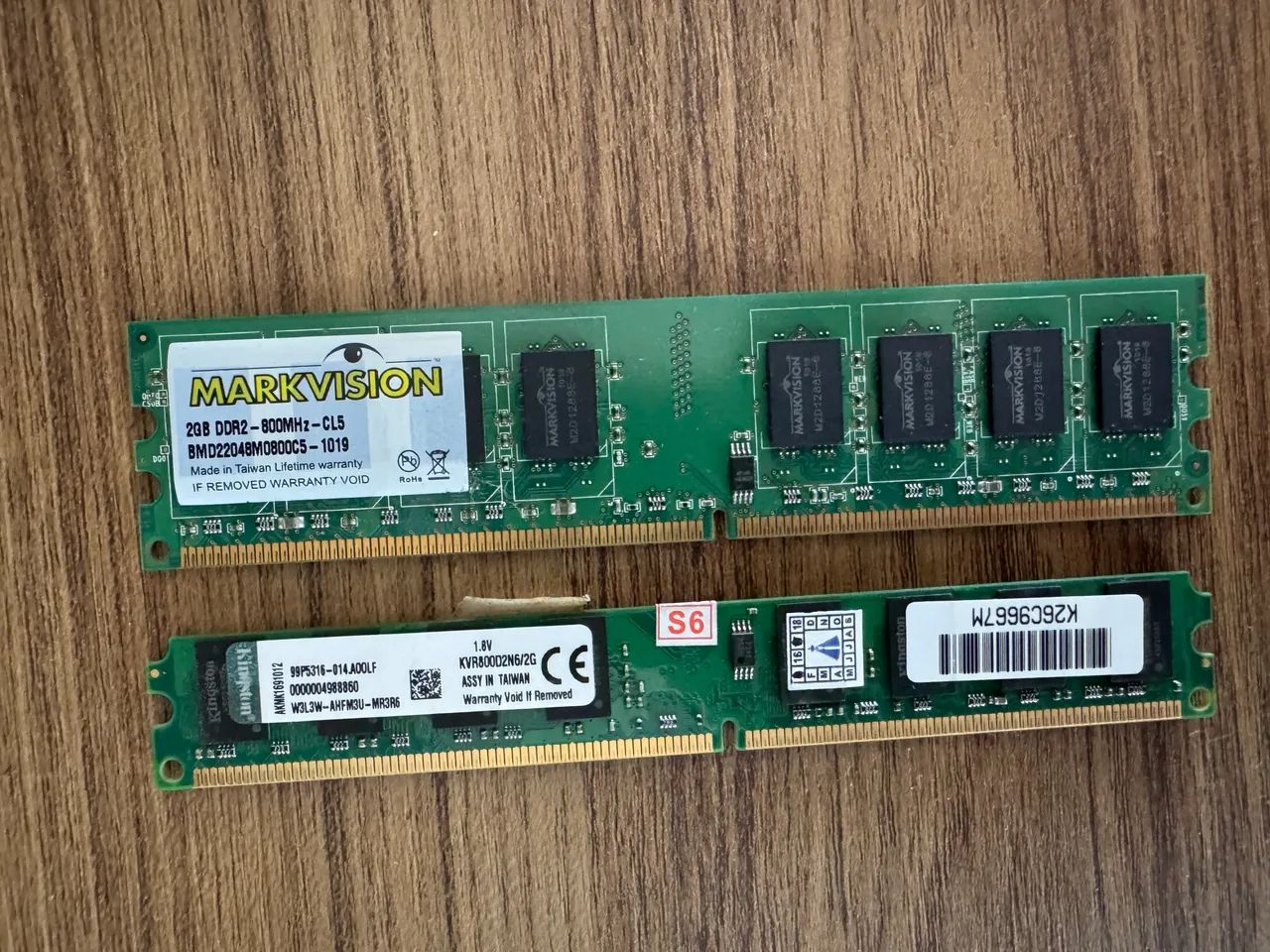 Kit 2 memórias DDR2 Markvision e Kingston 2Gb cada 800Mhz