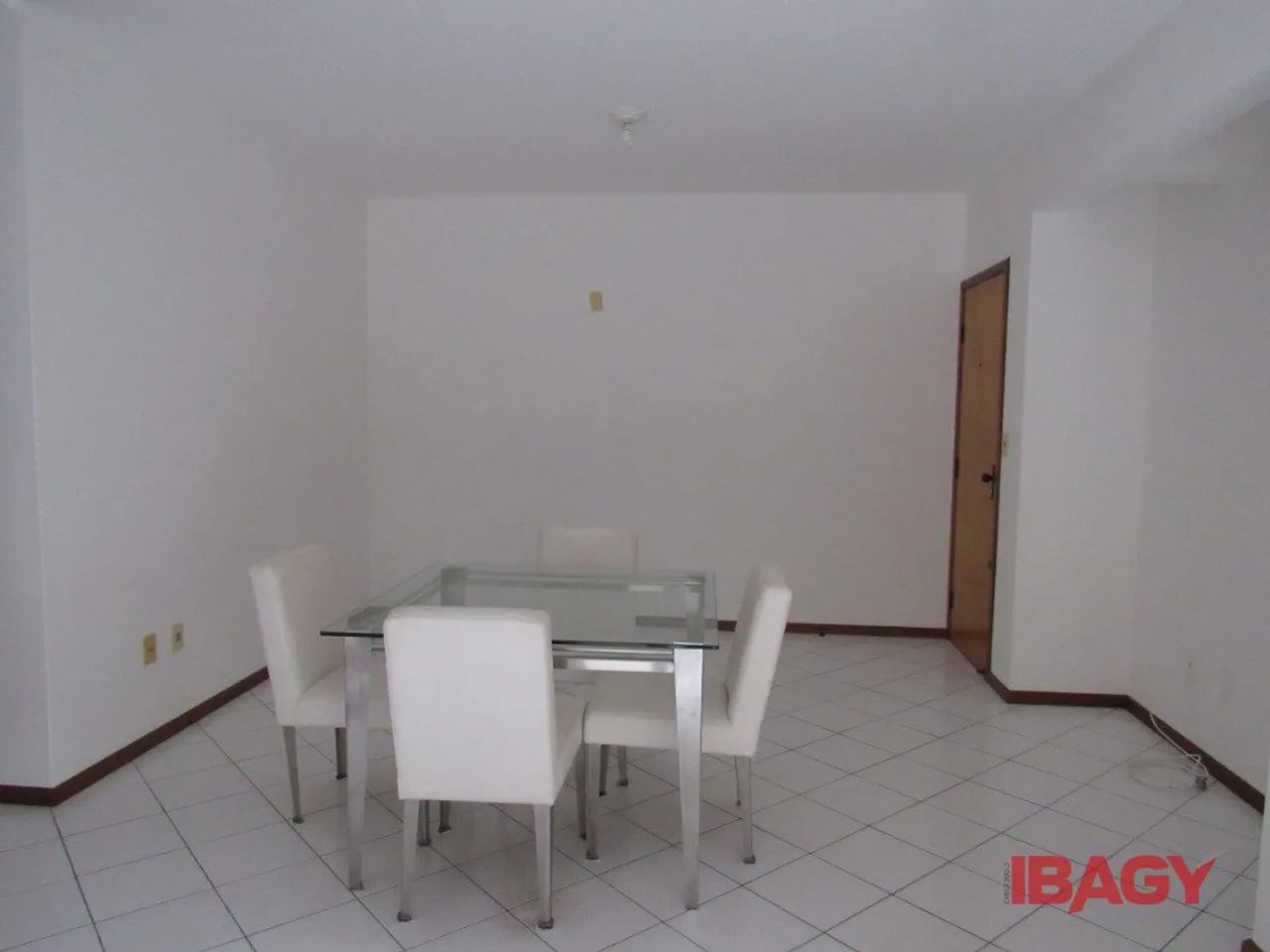 Excelente Apartamento 2 dormitório(s) em Coqueiros - Florianópolis - Foto 4