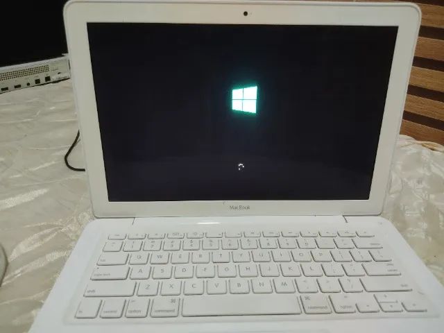 MacBook white tudo bem conservado 