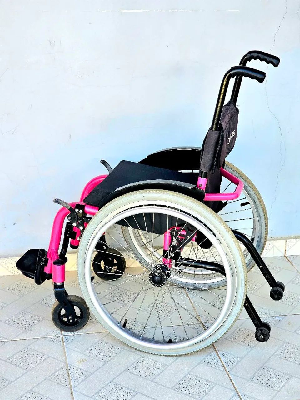 Cadeira de rodas monobloco aro 20