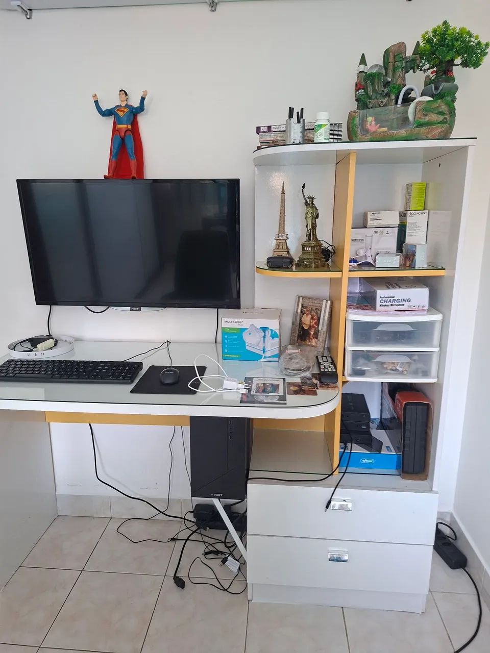 Mesa para computador com vidros - Foto 2