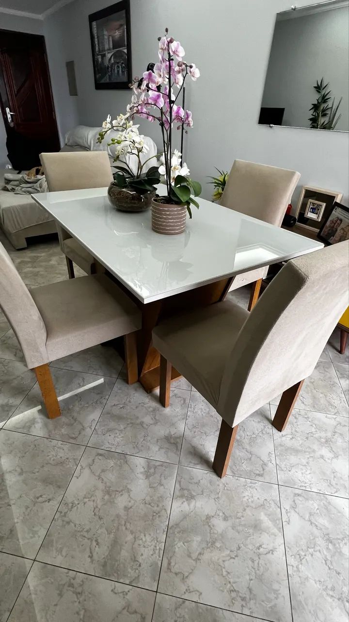 Mesa de jantar 4 lugares 