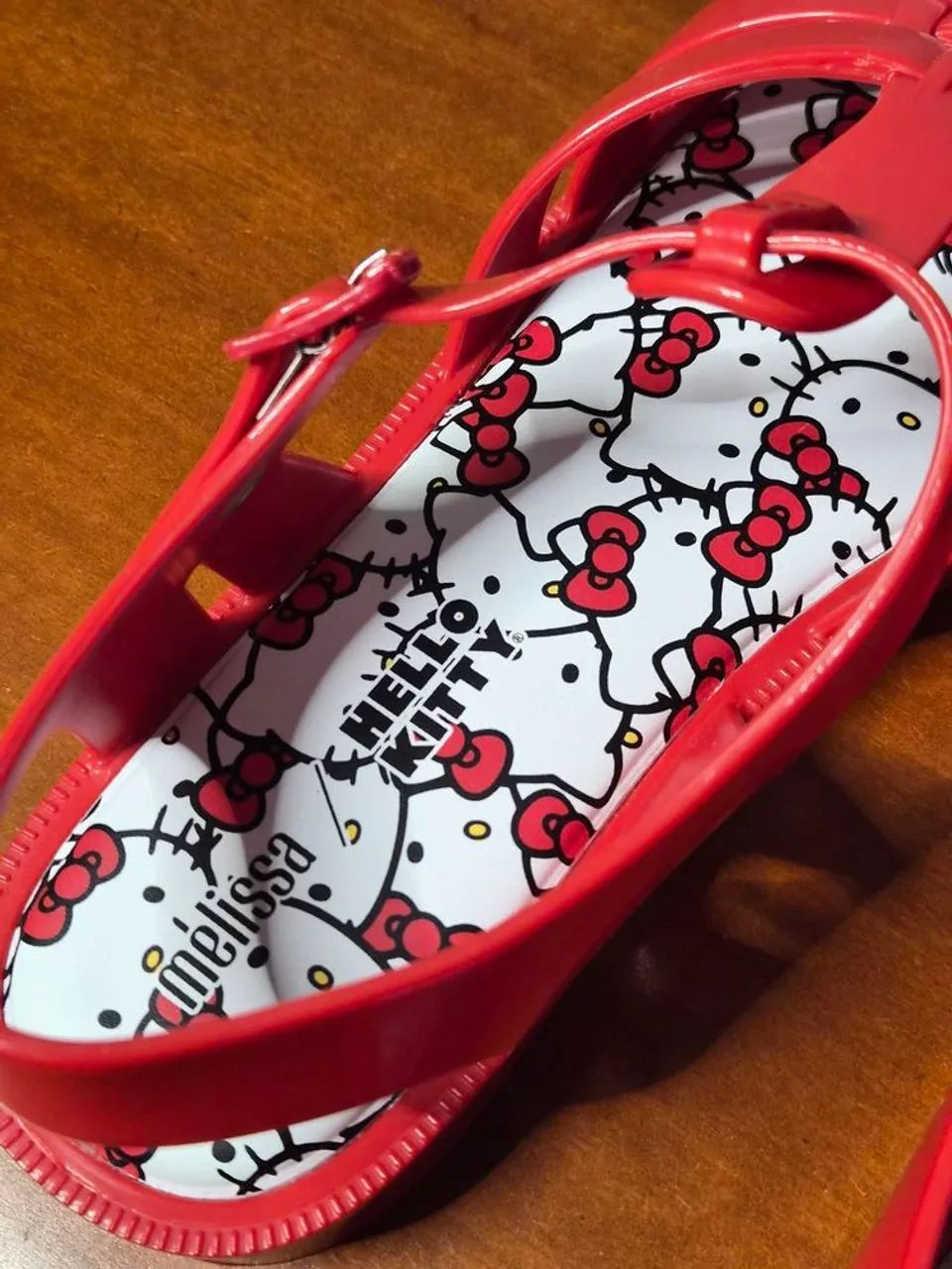 Melissa Possesion Hello Kitty 38 - Foto 4