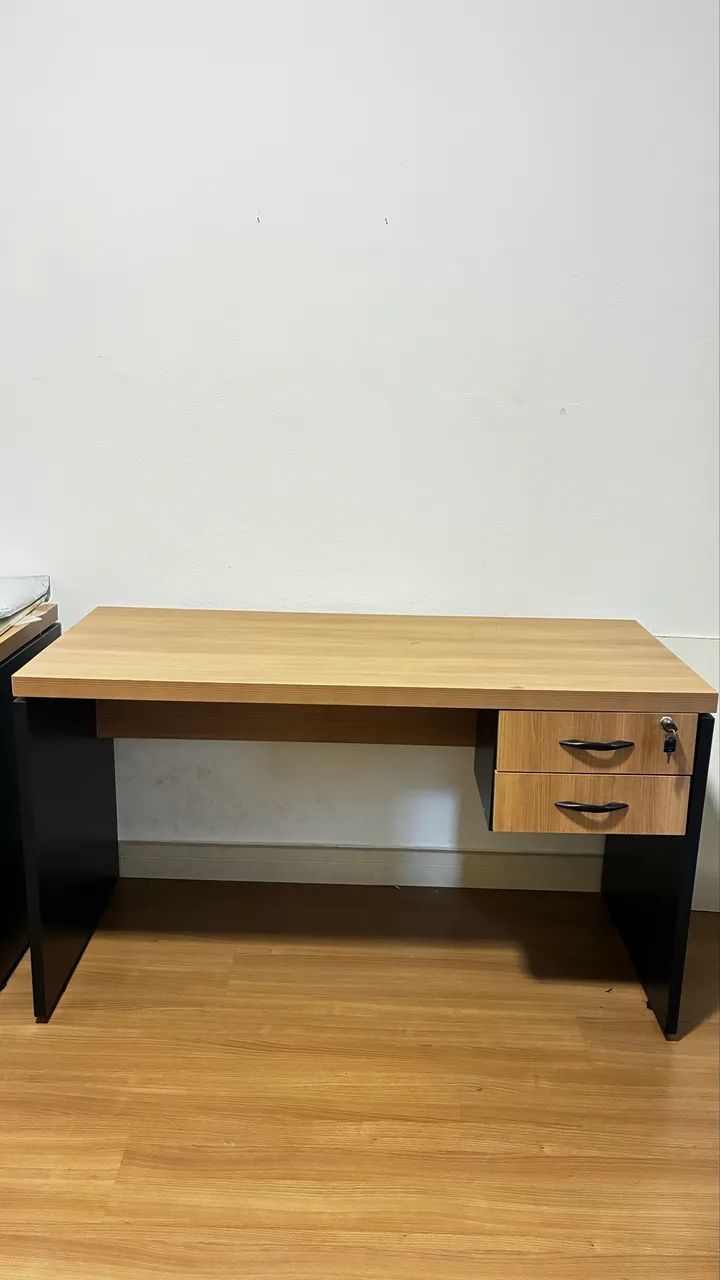 Escrivaninha 1,34m com 2 gavetas - Foto 3