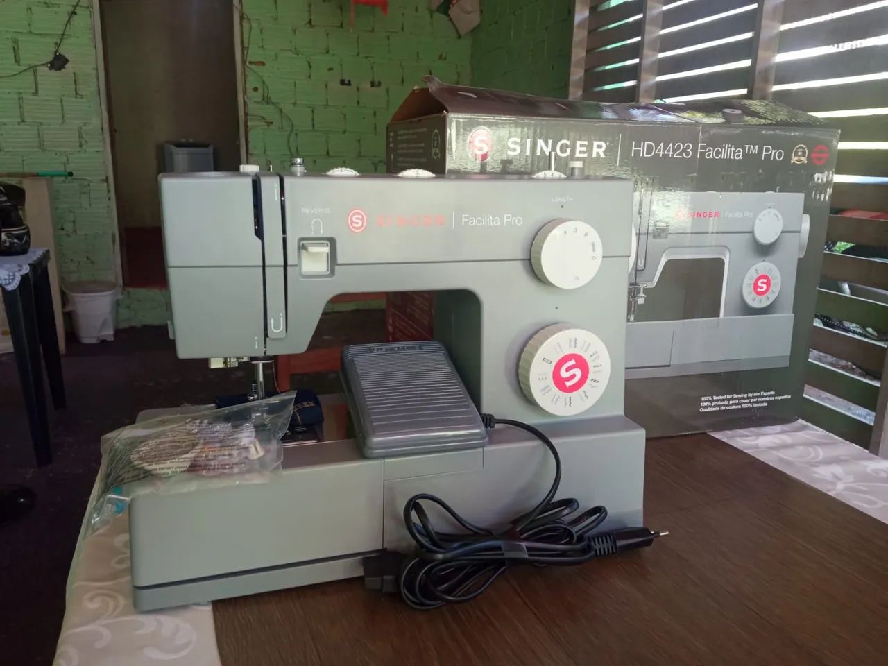 Vende_se máquina nova de costura - Foto 3