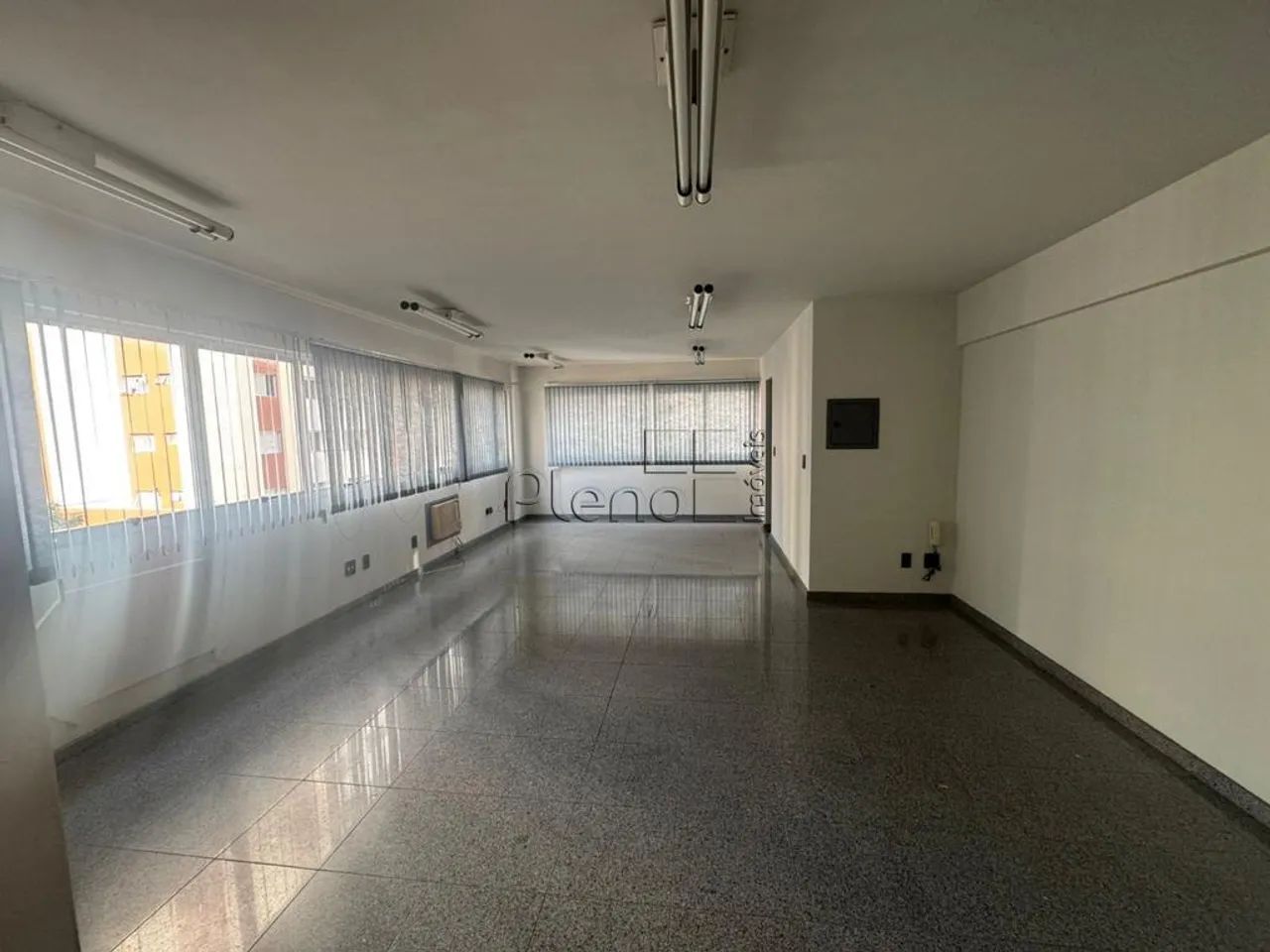 Sala à venda em Campinas, Centro, com 51.38 m², Condomínio Edifício Fares Abib