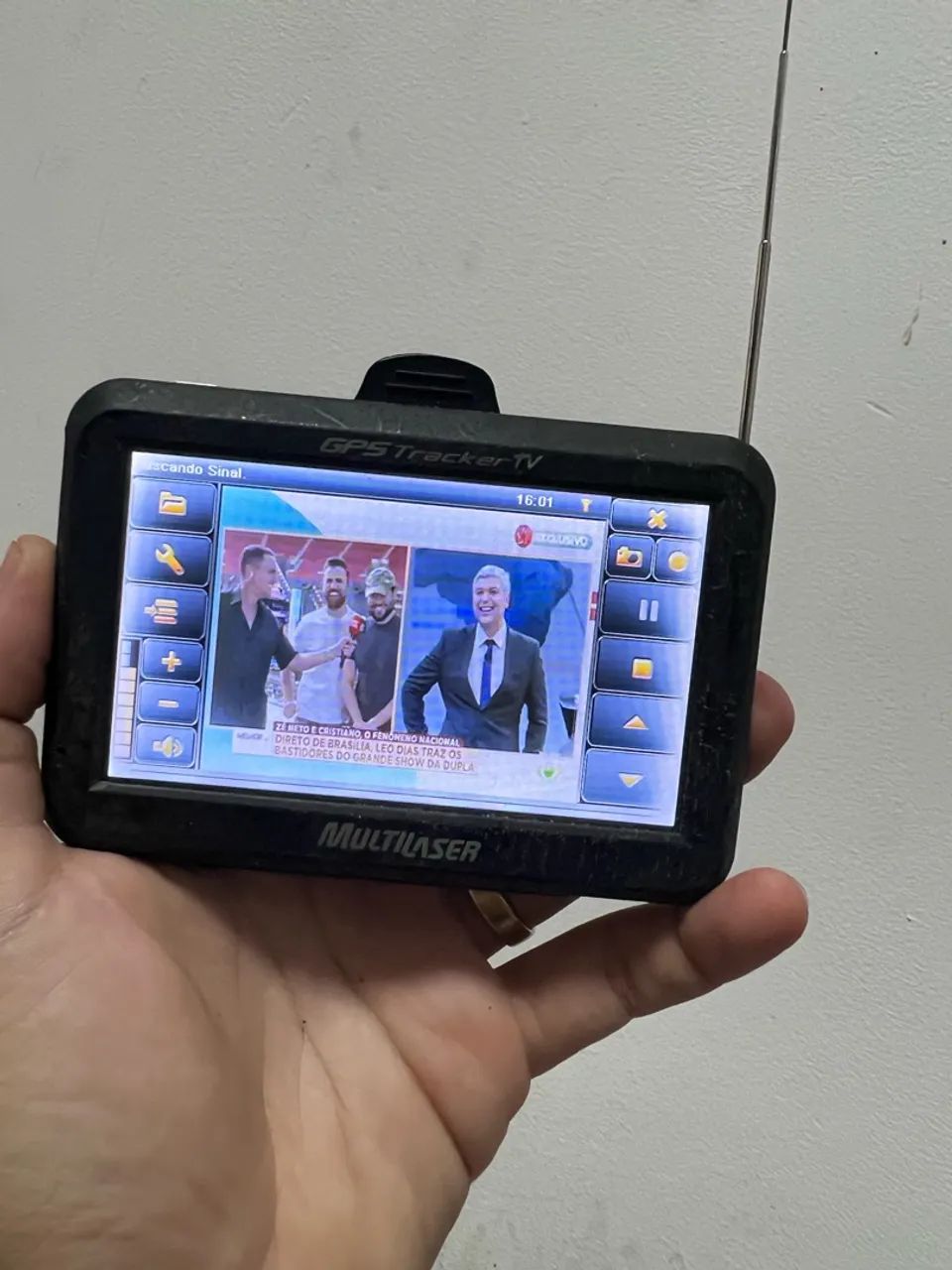GPS com tv digital Multilaser 