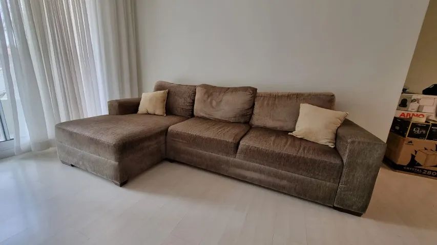 Sofá com chaise