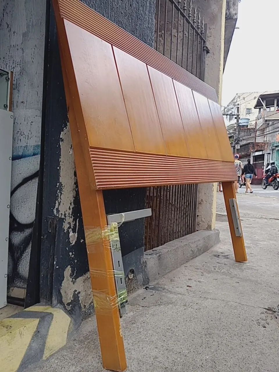 CABECEIRA DE CAMA CASAL MADEIRA MACIÇA COM SUPORTE DE FERRO  - Foto 5