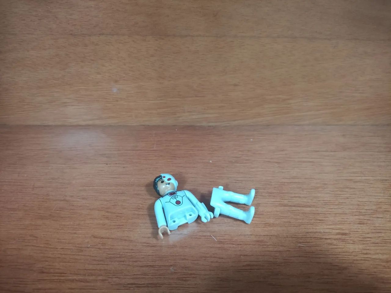 Ciborgue (Cyborg) - Kinder Ovo coleção DC Playmobil  - Foto 3
