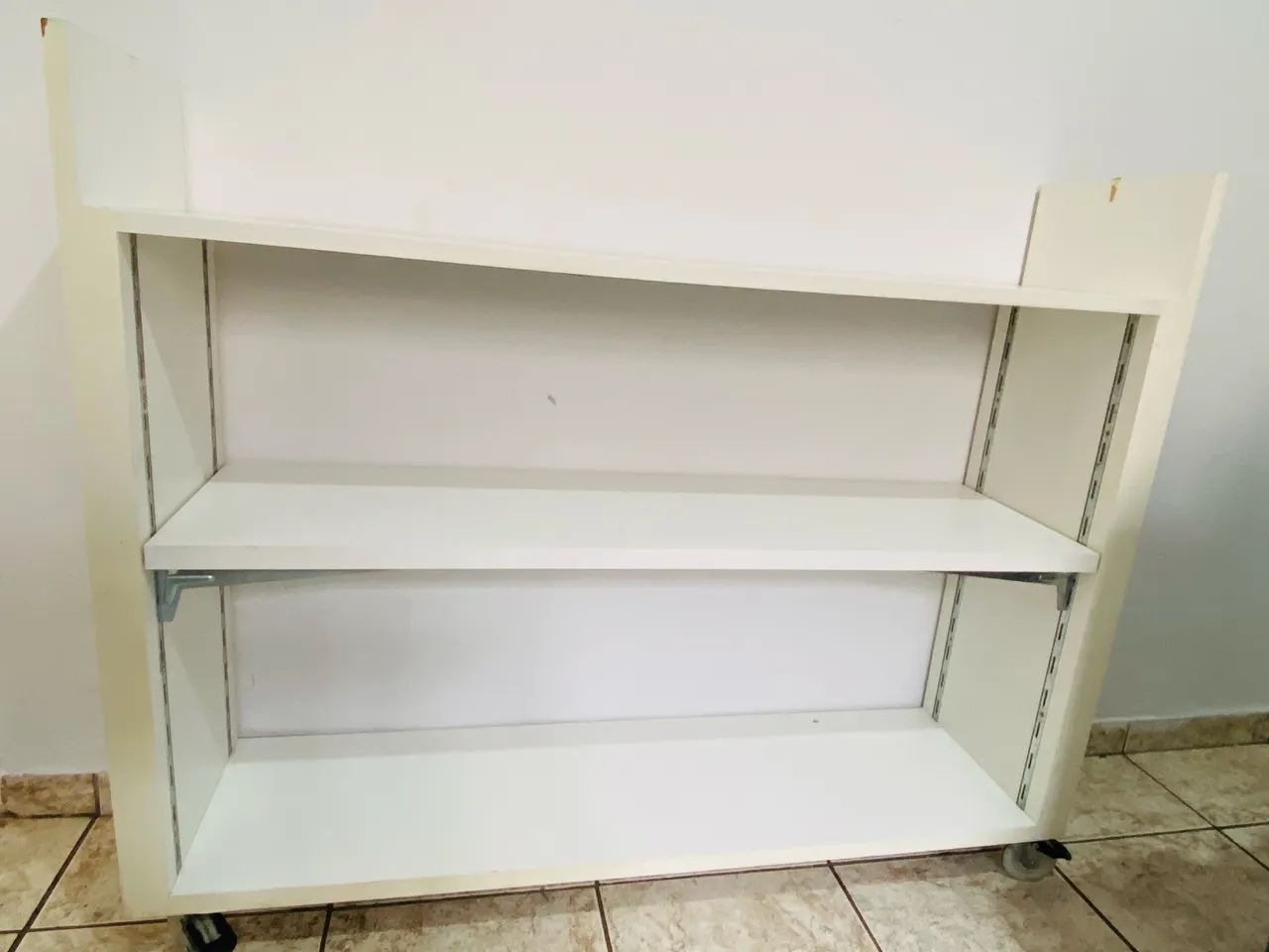 Estante Expositora com Rodinhas