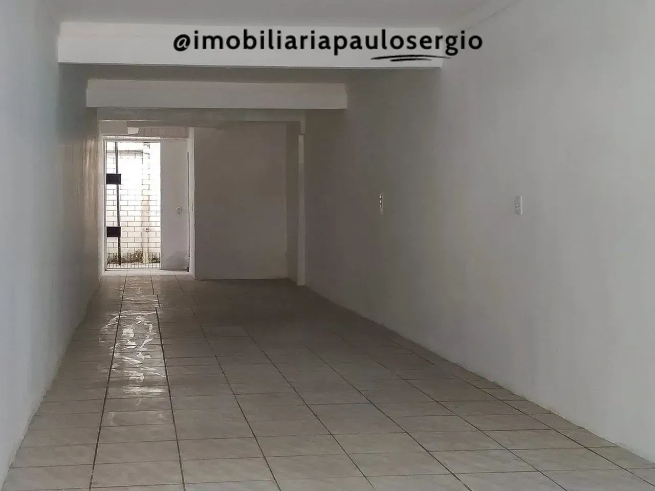 Vila Velha  Loja de 50m²  Estacionamento Descoberto - Foto 2