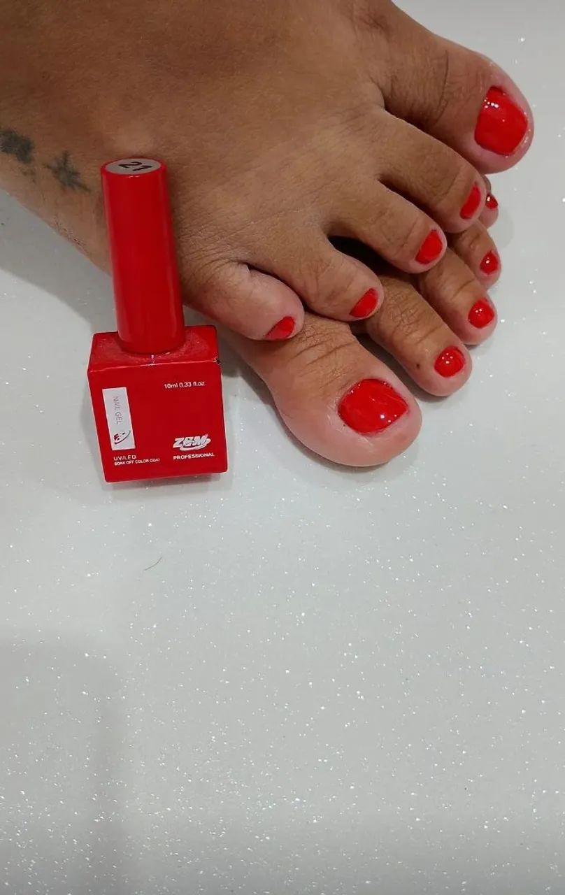 Manicure com experiência.