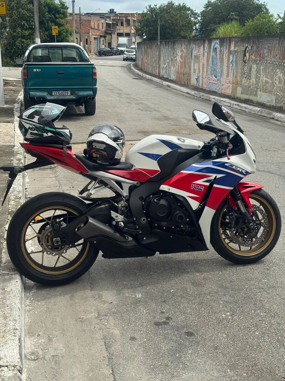 CBR 1000 RR  - Foto 5