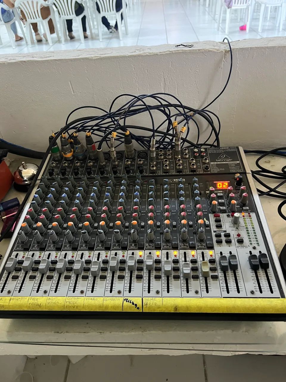 MESA BEHRINGER X2222 - Foto 4
