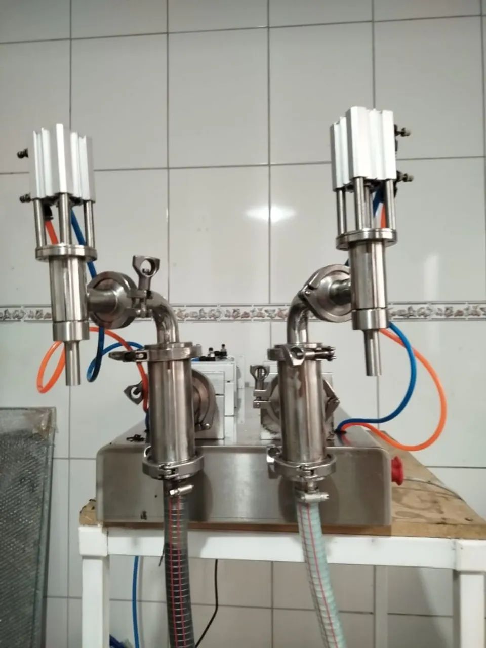 Dousadora de bico duplo pneumática em aço inox - Foto 3