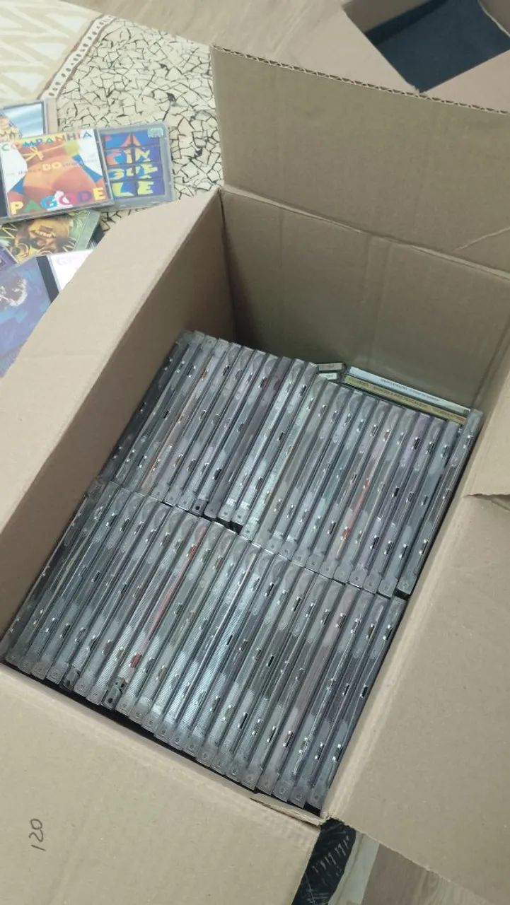 COLEÇÃO DE CDS - Foto 4