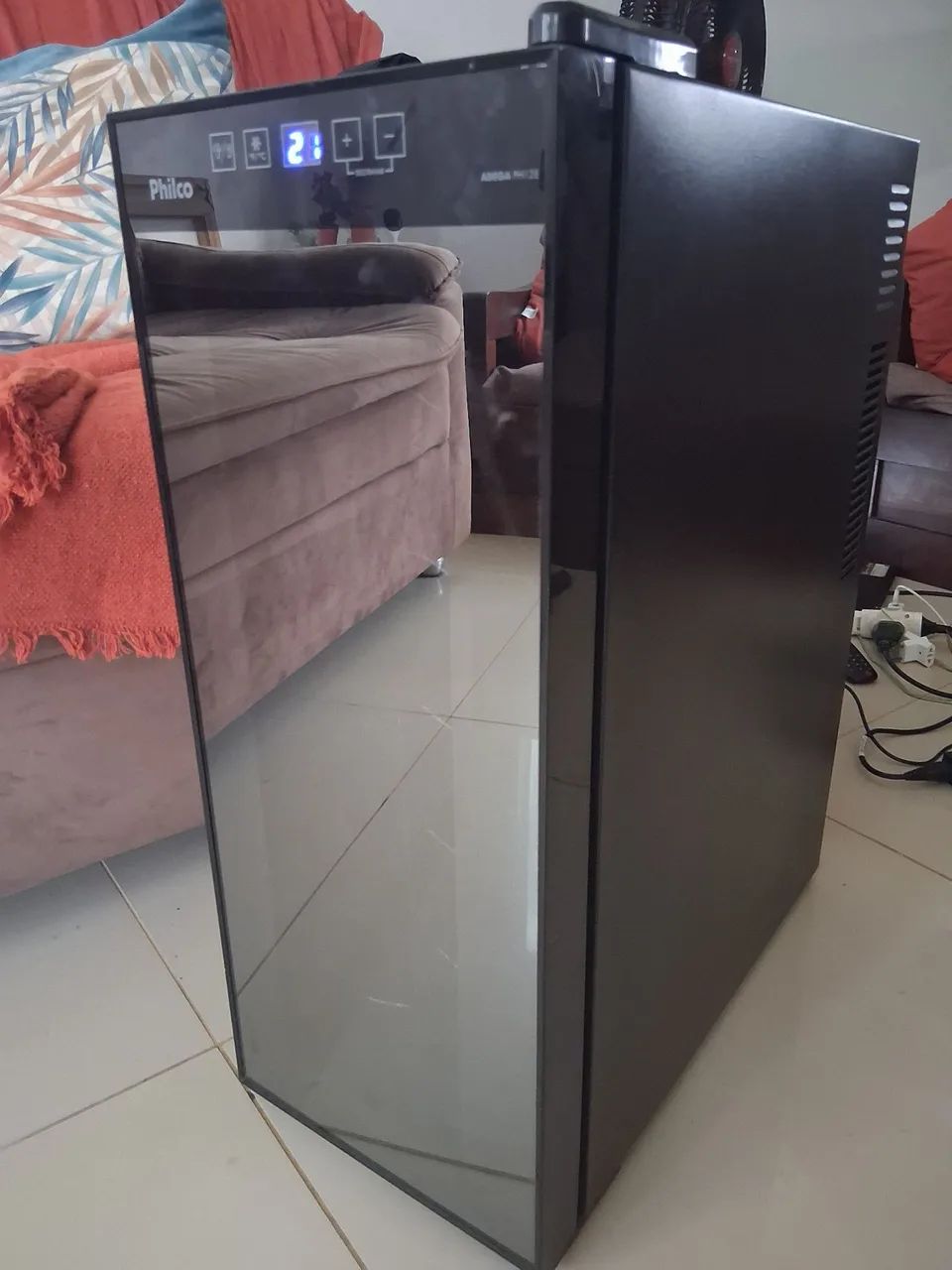Adega Philco PH12E