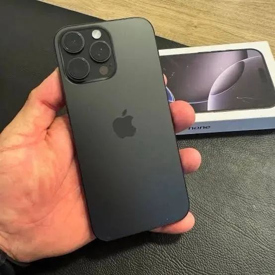iPhone 16 Pro Max - Foto 3