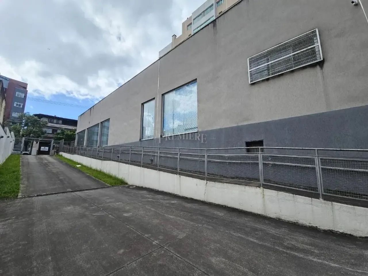 Loja para alugar, 448 m² - Cabral - Experimente o Atendimento Boutique!!! - Foto 2